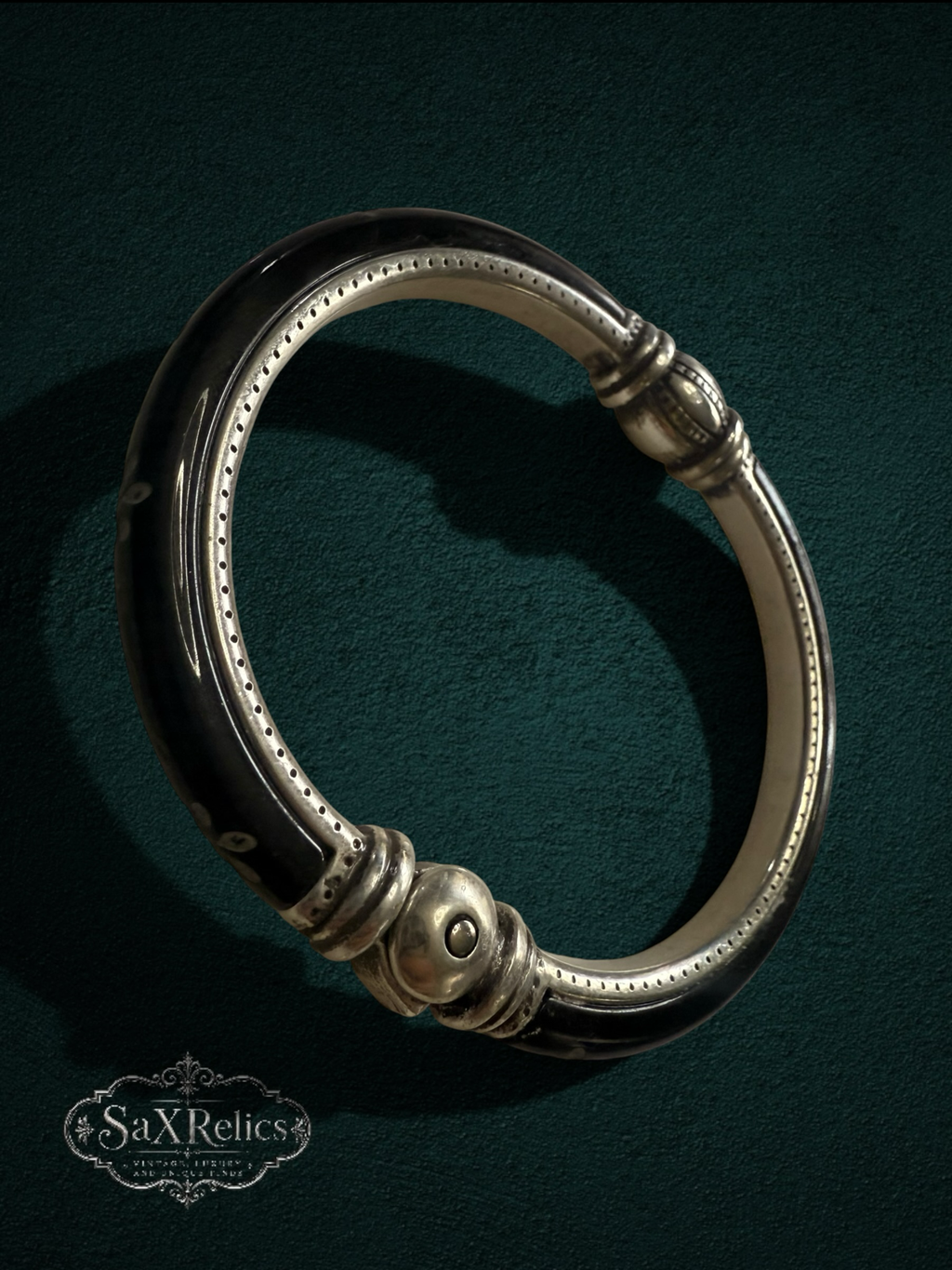Abrazo de Plata — Sterling Silver Hinged Bangle with Ball Terminals