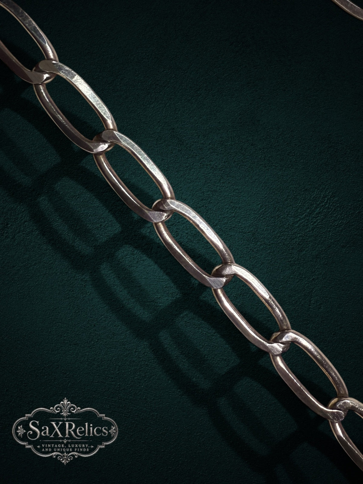 Presilla paperclip chain elongated oval link detail