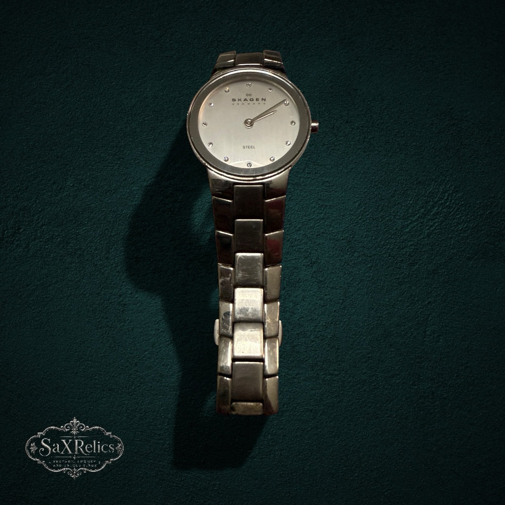 SaX Relics Skagen Denmark slim ladies' watch with a pale dial and crystal hour indices