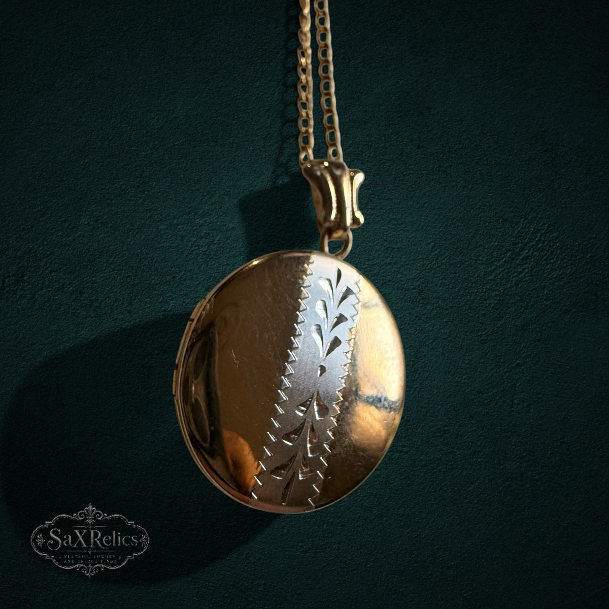 SaX Relics — Recuerdo vintage 12K gold fill round locket necklace with an engraved front panel.